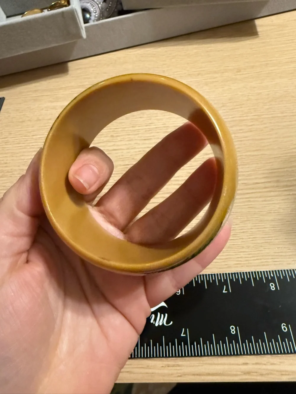 N/A chunky resin